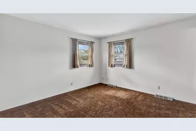 4332  Chekanoff Dr, Racine, WI 53403 - Photo 15