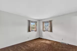 4332 Chekanoff Dr, Racine, WI 53403 - Photo 15