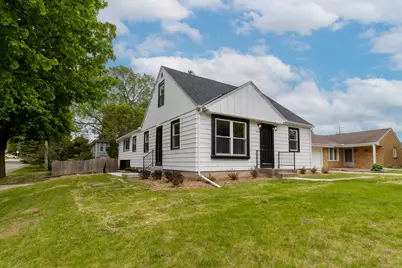 4076 N 93rd St, Wauwatosa, WI 53222 - Photo 1