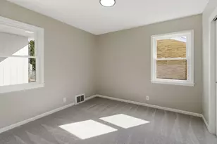 4076 N 93rd St, Wauwatosa, WI 53222 - Photo 15
