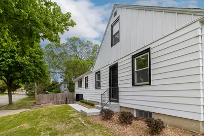 4076 N 93rd St, Wauwatosa, WI 53222 - Photo 35