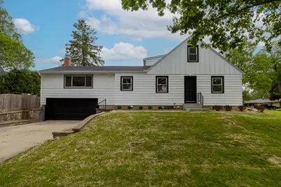 4076 N 93rd St, Wauwatosa, WI 53222 - Photo 3