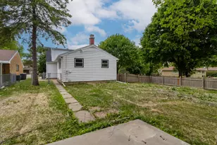 4076 N 93rd St, Wauwatosa, WI 53222 - Photo 37