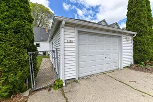 3120 S Austin St, Milwaukee, WI 53207 - Photo 33