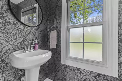 1005  Lone Tree Rd, Elm Grove, WI 53122 - Photo 17