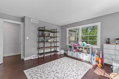 1005  Lone Tree Rd, Elm Grove, WI 53122 - Photo 23