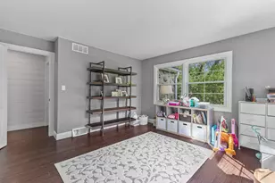 1005 Lone Tree Rd, Elm Grove, WI 53122 - Photo 23