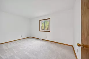 W5928 Mariner Hills Ct, La Grange, WI 53121 - Photo 13