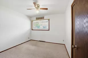 6994 N Range Line Rd, Glendale, WI 53209 - Photo 19
