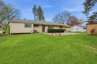 6994 N Range Line Rd, Glendale, WI 53209 - Photo 25