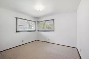 6994 N Range Line Rd, Glendale, WI 53209 - Photo 17