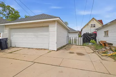 5827 W Rogers St, West Allis, WI 53219 - Photo 21