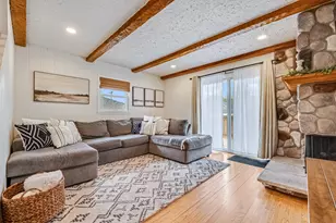 10422 W Hillside Ave, Wauwatosa, WI 53222 - Photo 23