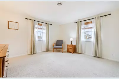 10422 W Hillside Ave, Wauwatosa, WI 53222 - Photo 33