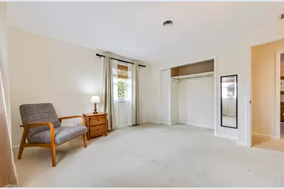 10422 W Hillside Ave, Wauwatosa, WI 53222 - Photo 35