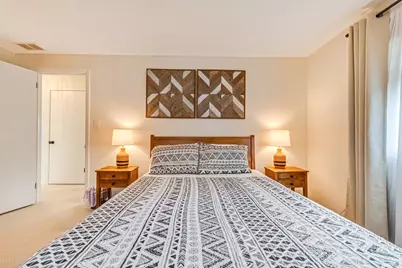 10422 W Hillside Ave, Wauwatosa, WI 53222 - Photo 37