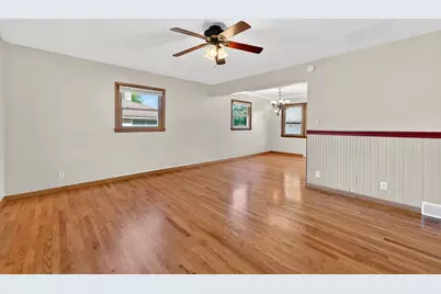 5811 W Ester Pl, Brown Deer, WI 53223 - Photo 3