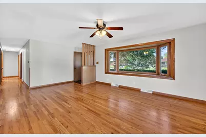 5811 W Ester Pl, Brown Deer, WI 53223 - Photo 5