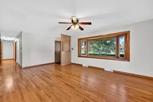 5811 W Ester Pl, Brown Deer, WI 53223 - Photo 5