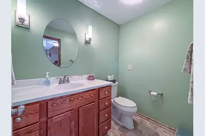 13130 W Scarborough Dr, New Berlin, WI 53151 - Photo 21