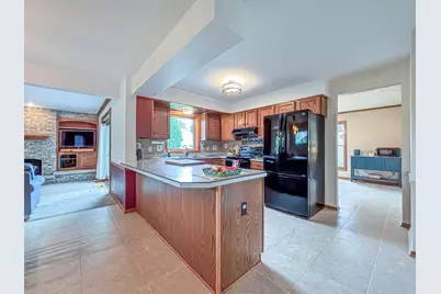 13130 W Scarborough Dr, New Berlin, WI 53151 - Photo 11