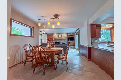 13130 W Scarborough Dr, New Berlin, WI 53151 - Photo 15