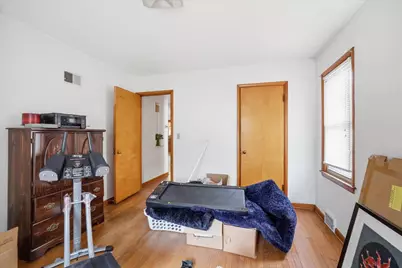 5723 N Creswood Blvd, Glendale, WI 53209 - Photo 7