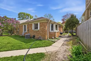 5723 N Crestwood Blvd, Glendale, WI 53209 - Photo 13