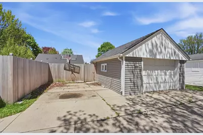3809 E Morris Ave, Cudahy, WI 53110 - Photo 33