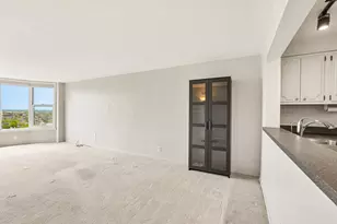 2525 S Shore Dr, Milwaukee, WI 53207 - Photo 37