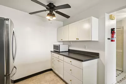 2525 S Shore Dr #14B, Milwaukee, WI 53207 - Photo 31