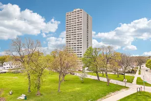 2525 S Shore Dr, Milwaukee, WI 53207 - Photo 49