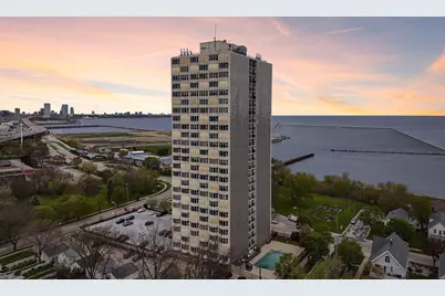 2525 S Shore Dr #14B, Milwaukee, WI 53207 - Photo 43