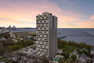 2525 S Shore Dr, Milwaukee, WI 53207 - Photo 43