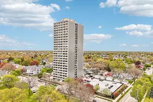 2525 S Shore Dr, Milwaukee, WI 53207 - Photo 45