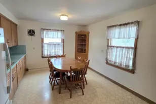 1288 Marian Ln, Green Bay, WI 54304 - Photo 9