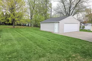 1288 Marian Ln, Green Bay, WI 54304 - Photo 3