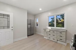 6800 Auburn Ave, Wauwatosa, WI 53213 - Photo 23