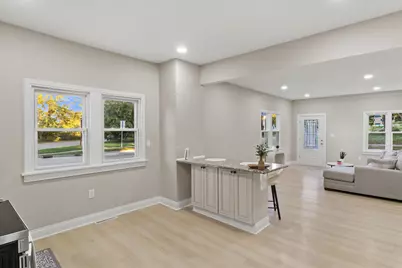 6800  Auburn Ave #6802, Wauwatosa, WI 53213 - Photo 13