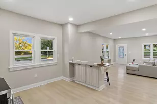 6800 Auburn Ave, Wauwatosa, WI 53213 - Photo 13