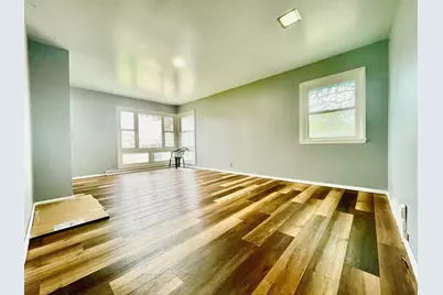 8523 W Glendale Ave, Milwaukee, WI 53225 - Photo 7