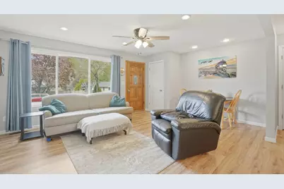 22221  121st St, Salem Lakes, WI 53104 - Photo 5