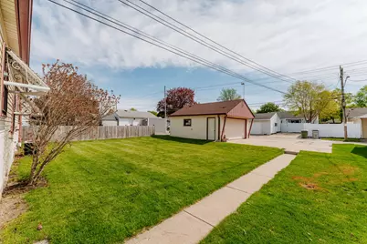 3276 S 69th St, Milwaukee, WI 53219 - Photo 27