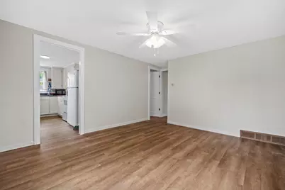 207 S Harrison St, Delavan, WI 53115 - Photo 9
