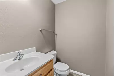 1108 E Pinecrest Ln, Elkhorn, WI 53121 - Photo 17