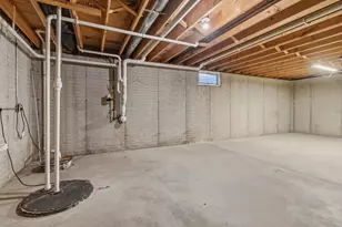 1108 E Pinecrest Ln, Elkhorn, WI 53121 - Photo 27