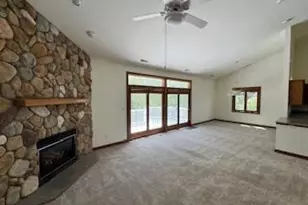 267 Cardinal Ln, Hartland, WI 53029 - Photo 7