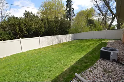 2132  Rambling Rose Rd, Waukesha, WI 53186 - Photo 25