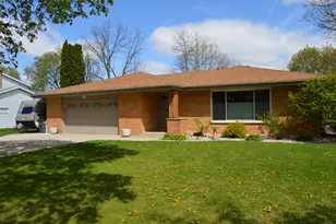 2132 Rambling Rose Rd, Waukesha, WI 53186 - Photo 1