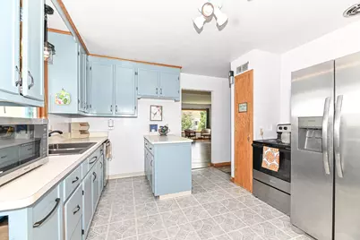 2746 S 77th St, West Allis, WI 53219 - Photo 15